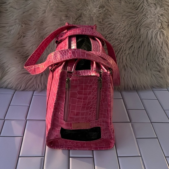 CHELSEA PAWS Pink Faux Alligator Pet Carrier - Picture 6 of 16